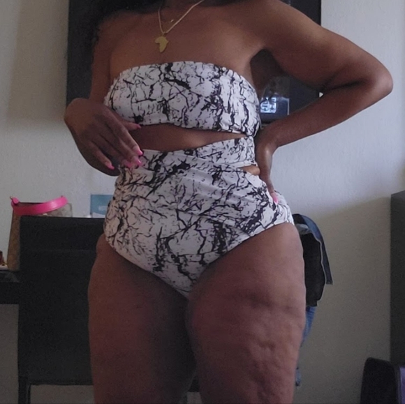 Marble Two Piece Swim - Picture 3 of 3